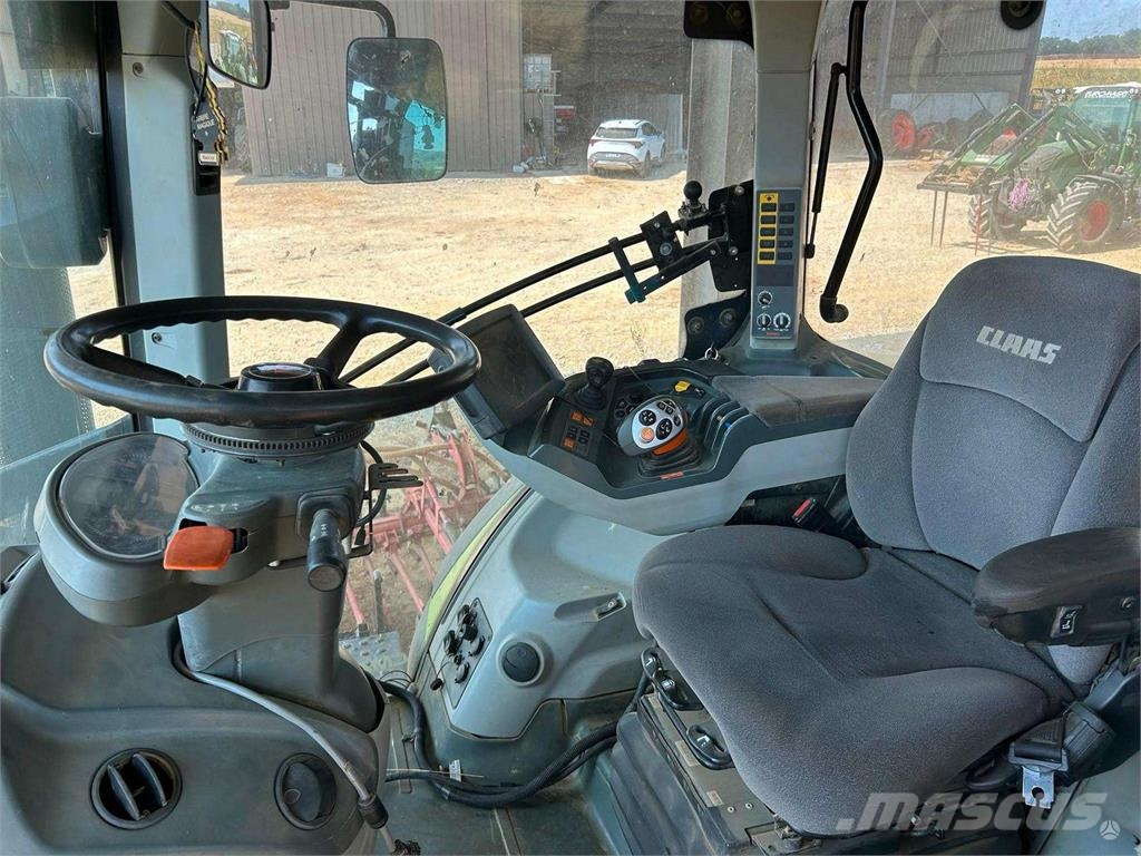 CLAAS Axion 850 Traktoriai