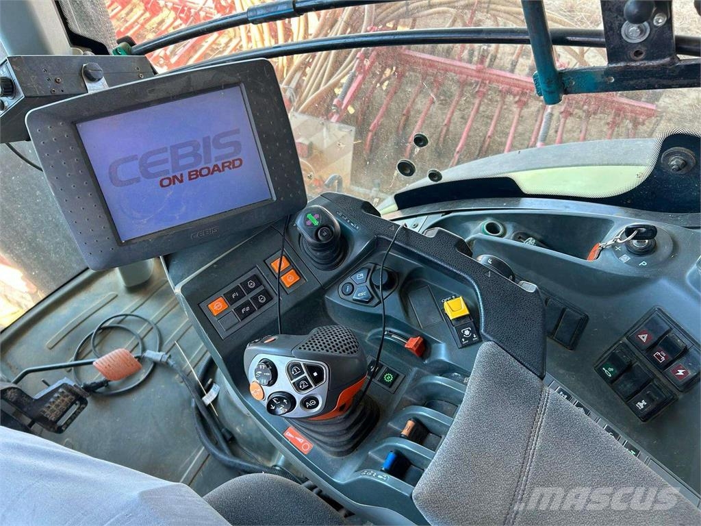 CLAAS Axion 850 Traktoriai
