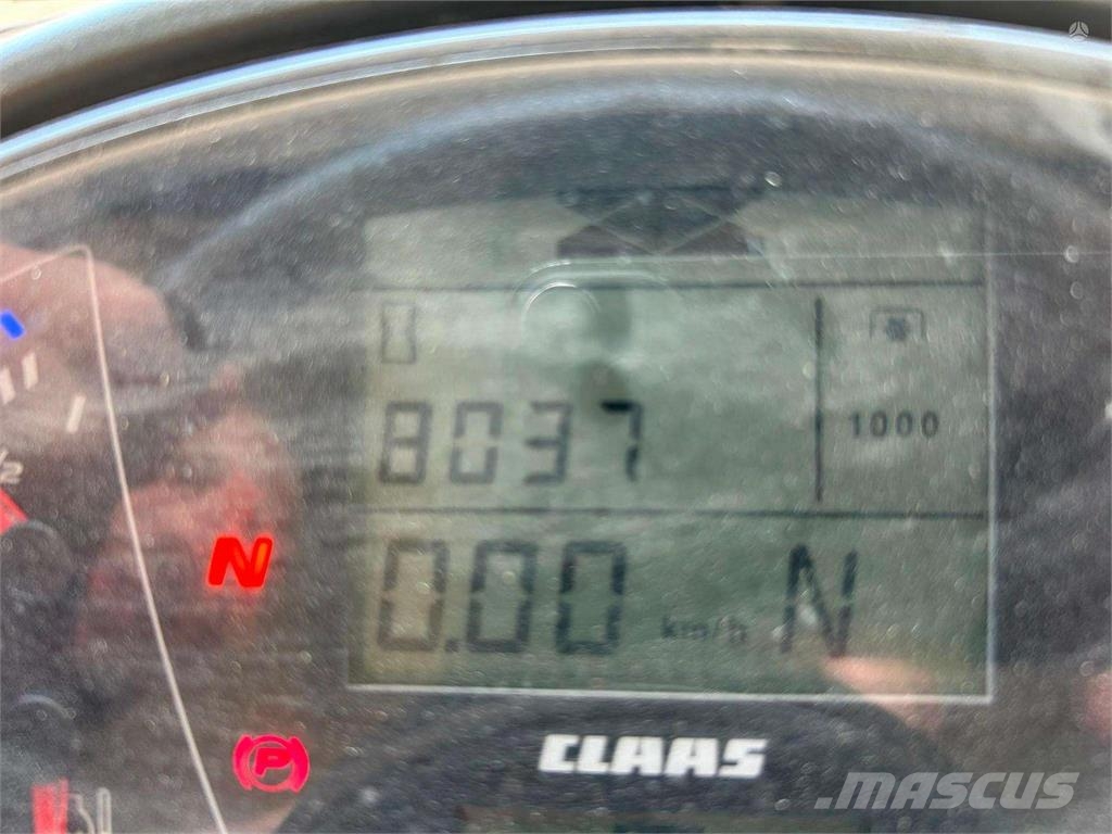 CLAAS Axion 850 Traktoriai