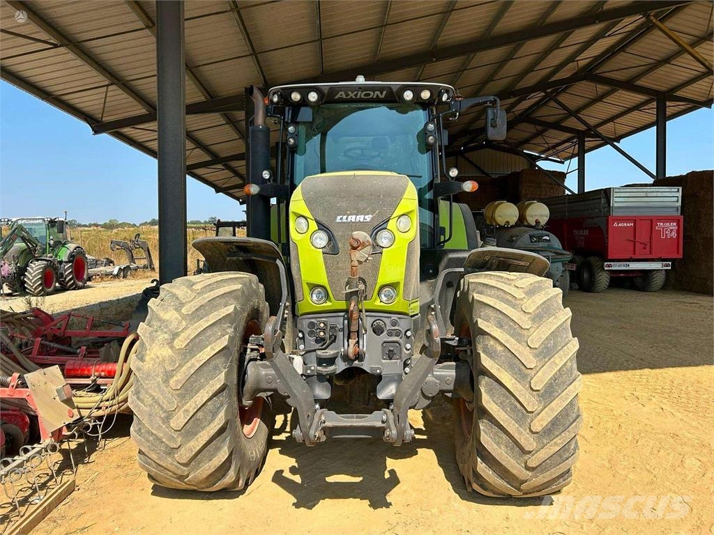 CLAAS Axion 850 Traktoriai