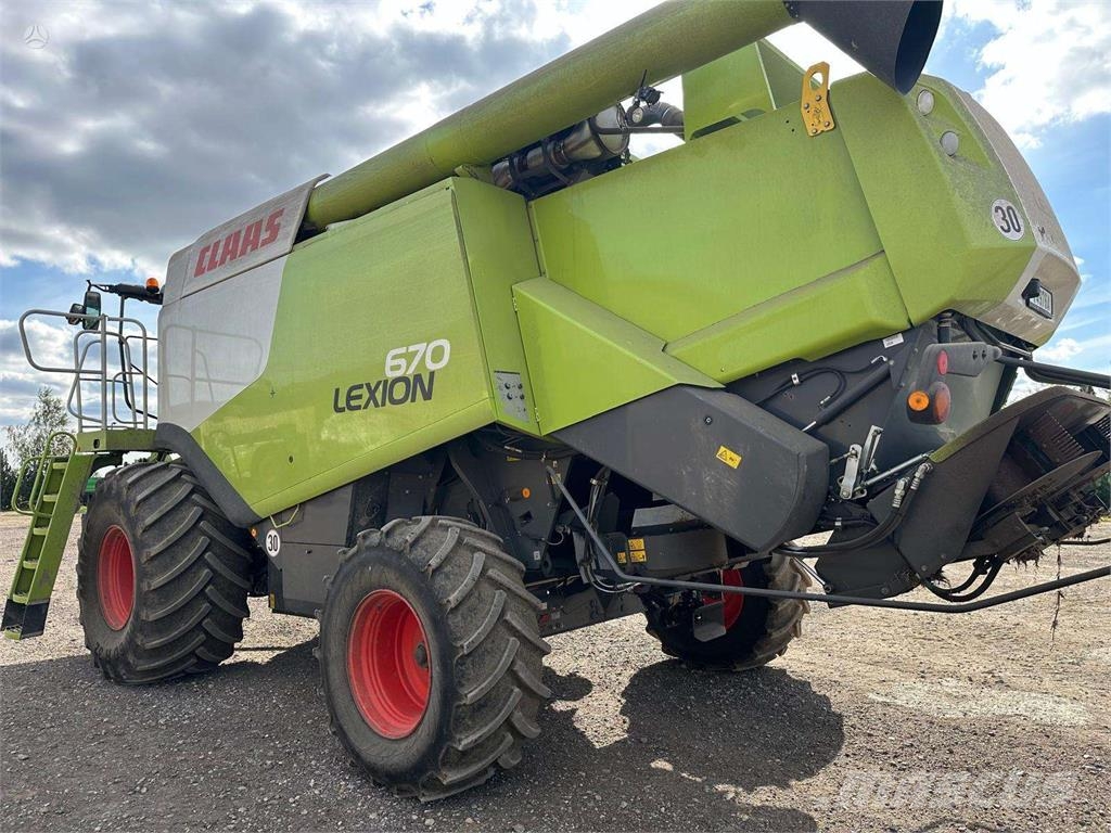 CLAAS Lexion 670 Derliaus nuėmimo kombainai