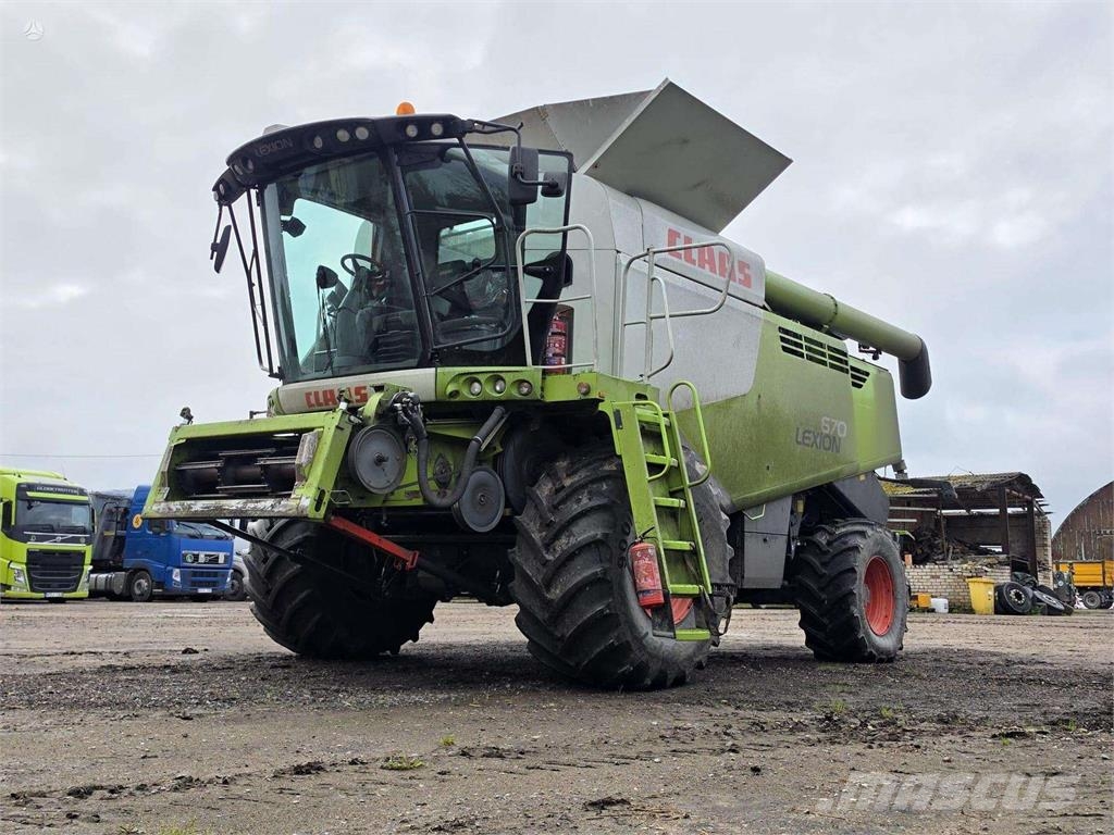 CLAAS LEXION 670 4WD 聯合收穫機