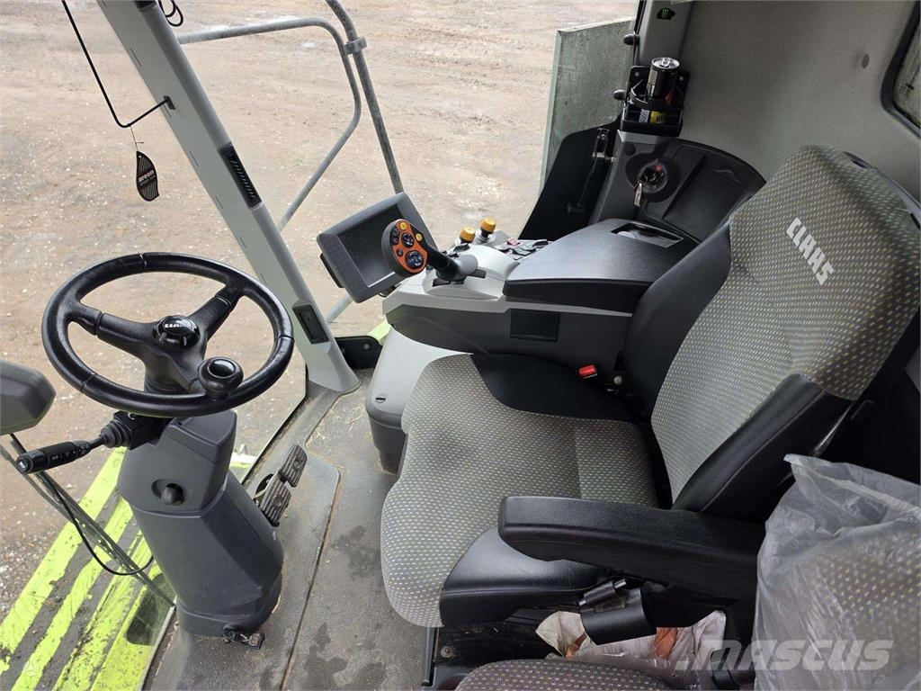 CLAAS LEXION 670 4WD 聯合收穫機