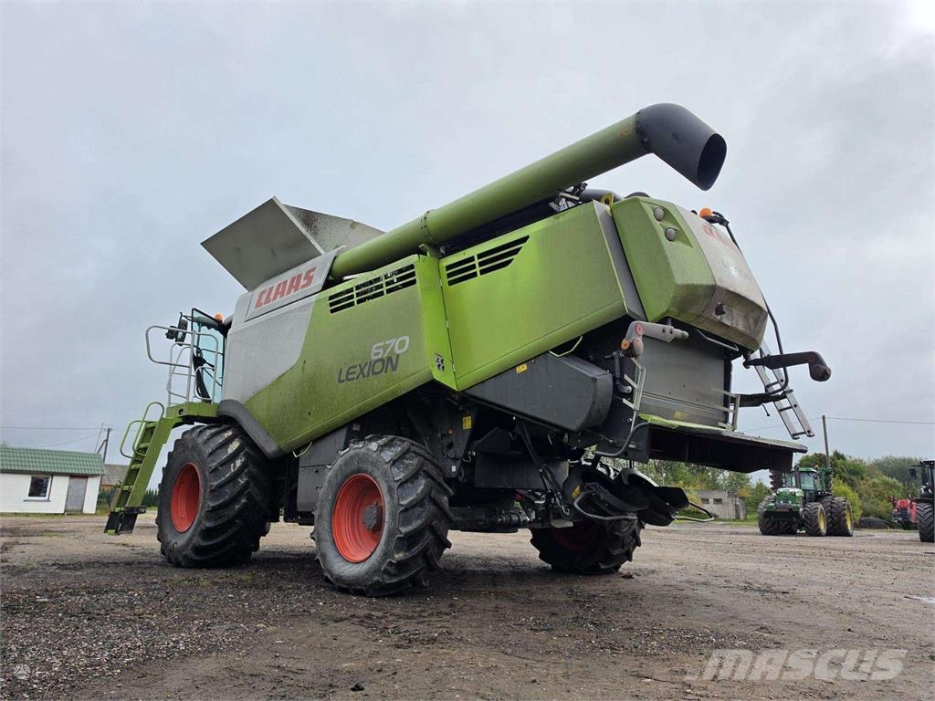 CLAAS LEXION 670 4WD 聯合收穫機