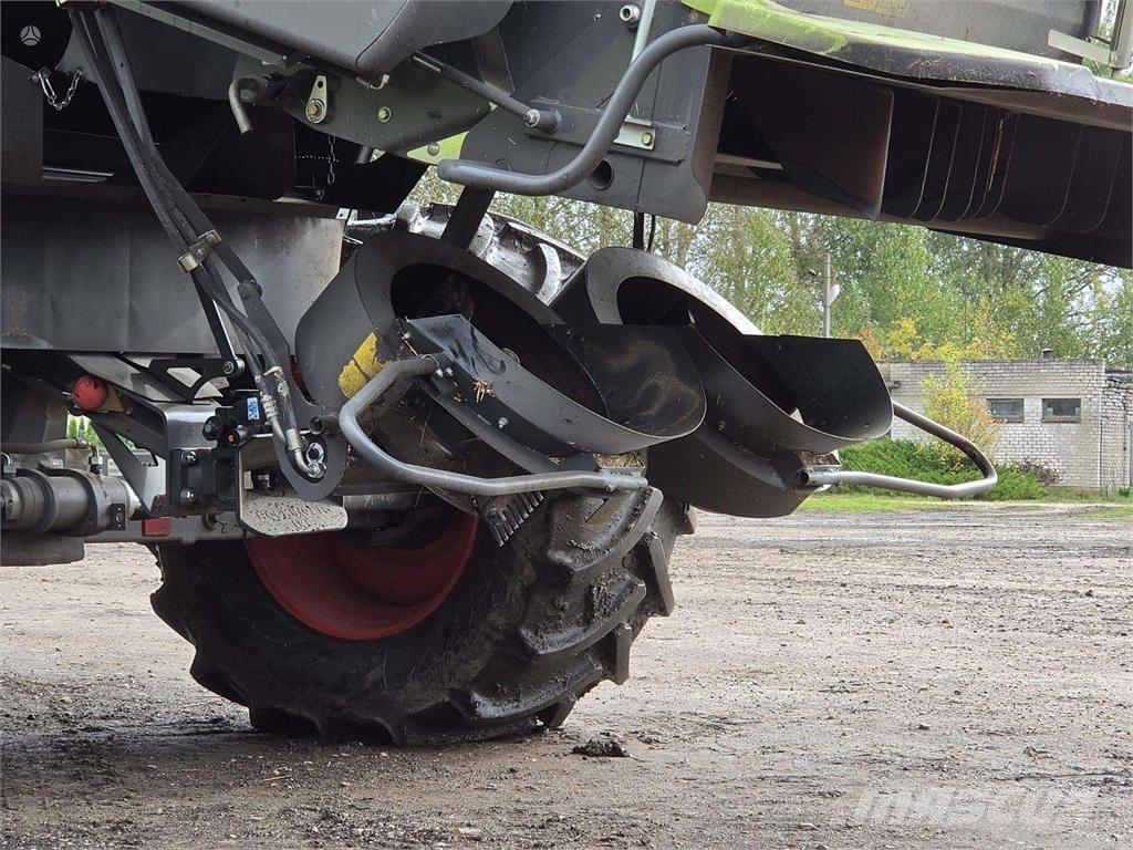 CLAAS LEXION 670 4WD 聯合收穫機