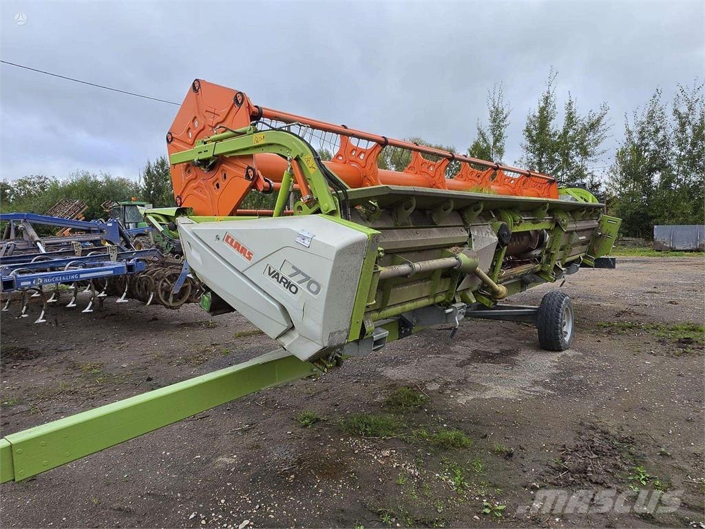 CLAAS LEXION 670 4WD 聯合收穫機