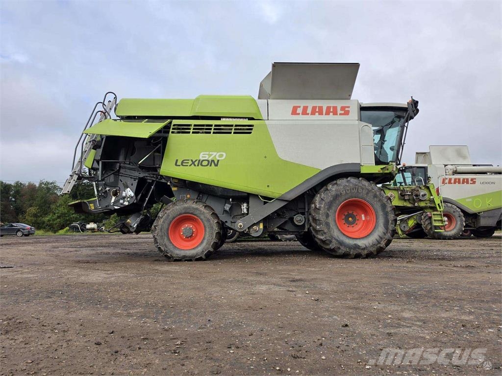 CLAAS LEXION 670 4WD 聯合收穫機