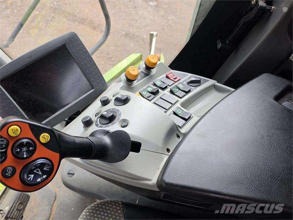 CLAAS LEXION 670 4WD 聯合收穫機