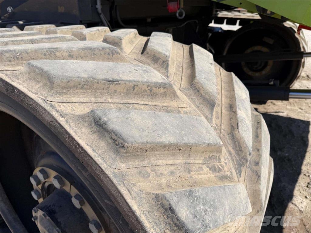 CLAAS Lexion 770TT Derliaus nuėmimo kombainai