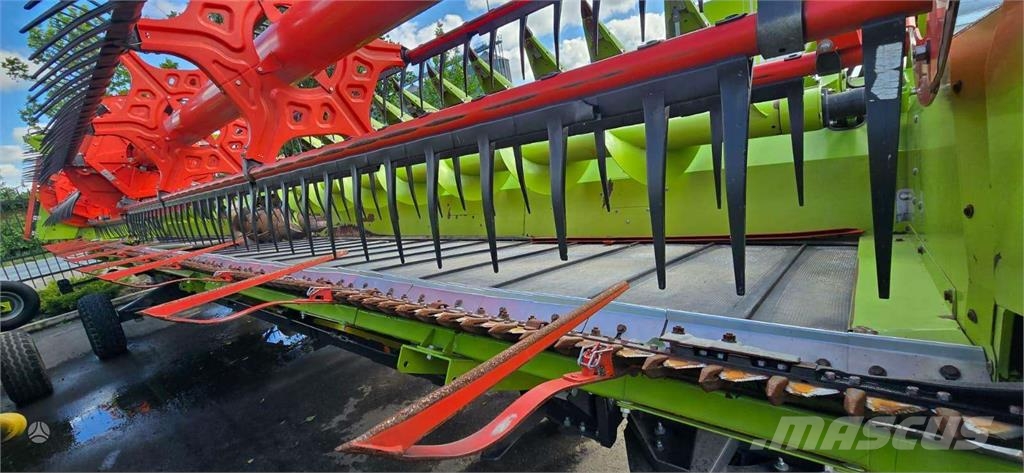 CLAAS Lexion 8700 TT Kombinované zberacie stroje