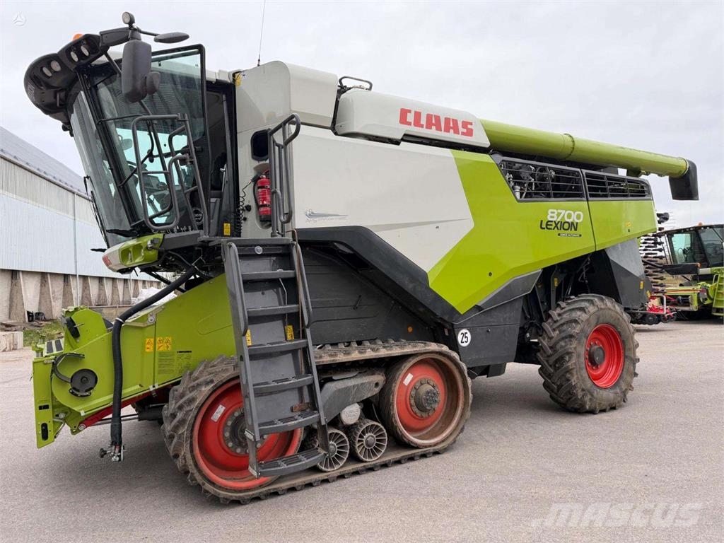 CLAAS Lexion 8700TT حصادات