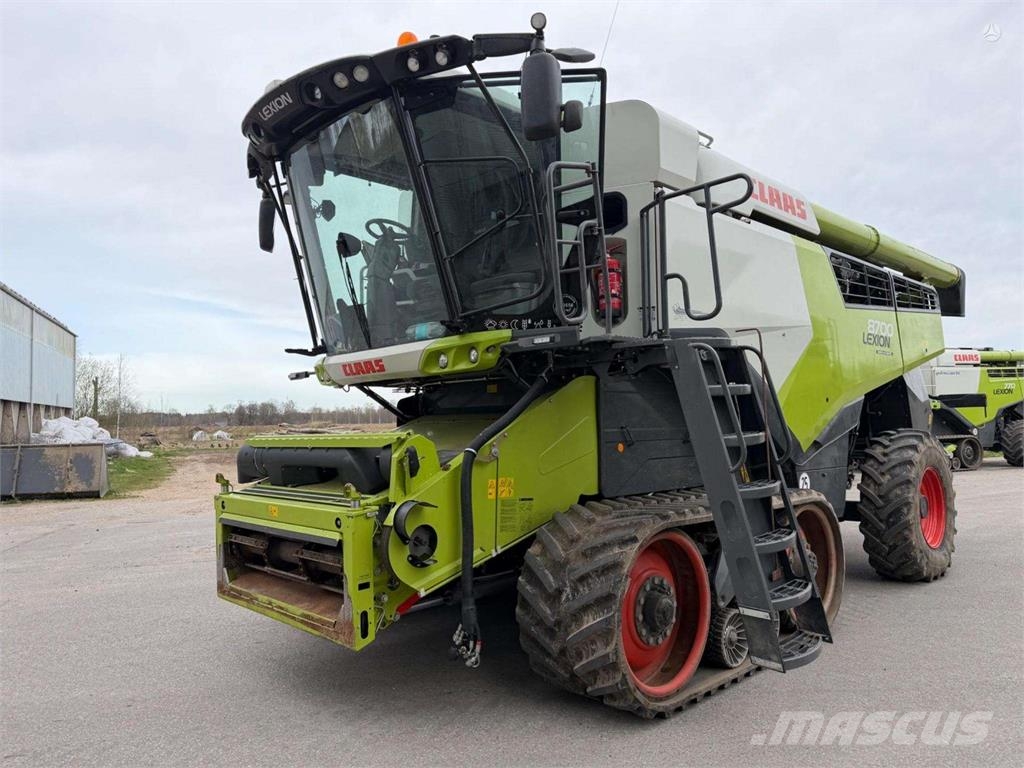 CLAAS Lexion 8700TT حصادات
