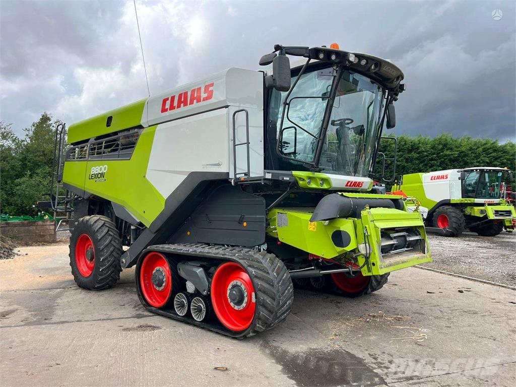 CLAAS Lexion 8800 コンバイン
