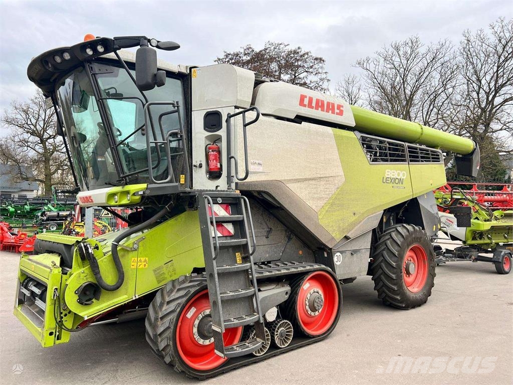 CLAAS Lexion 8800 حصادات