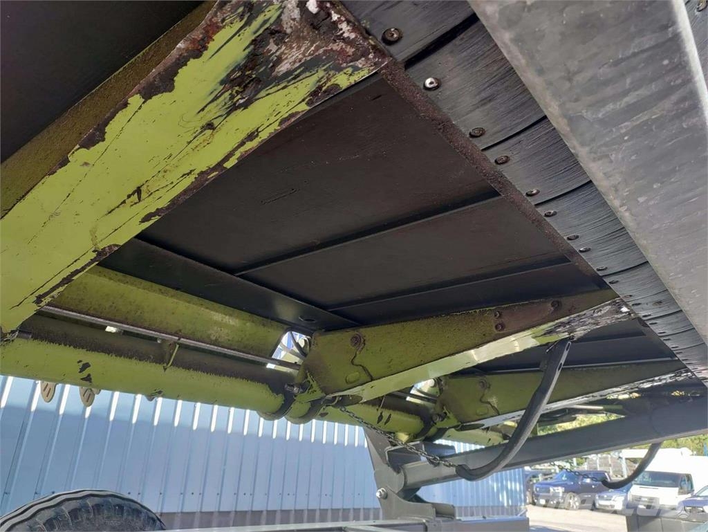 CLAAS LEXION 8900TT Kombajni