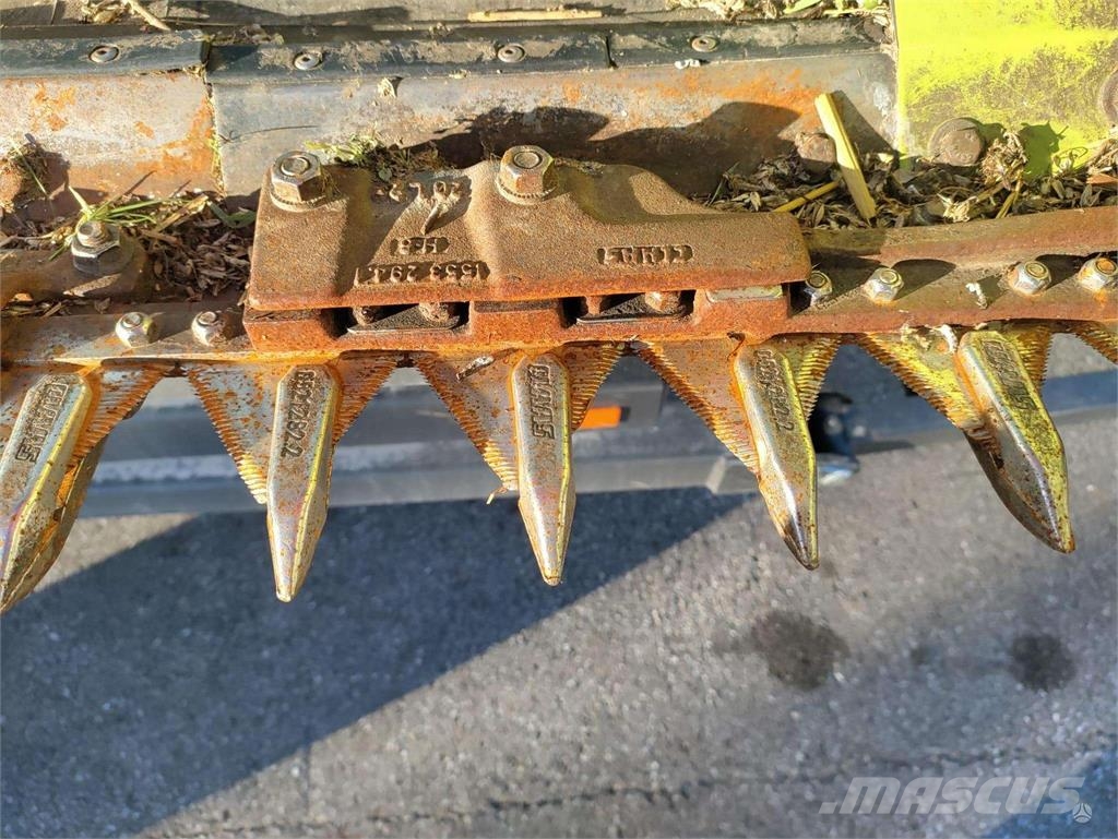 CLAAS LEXION 8900TT Kombajni