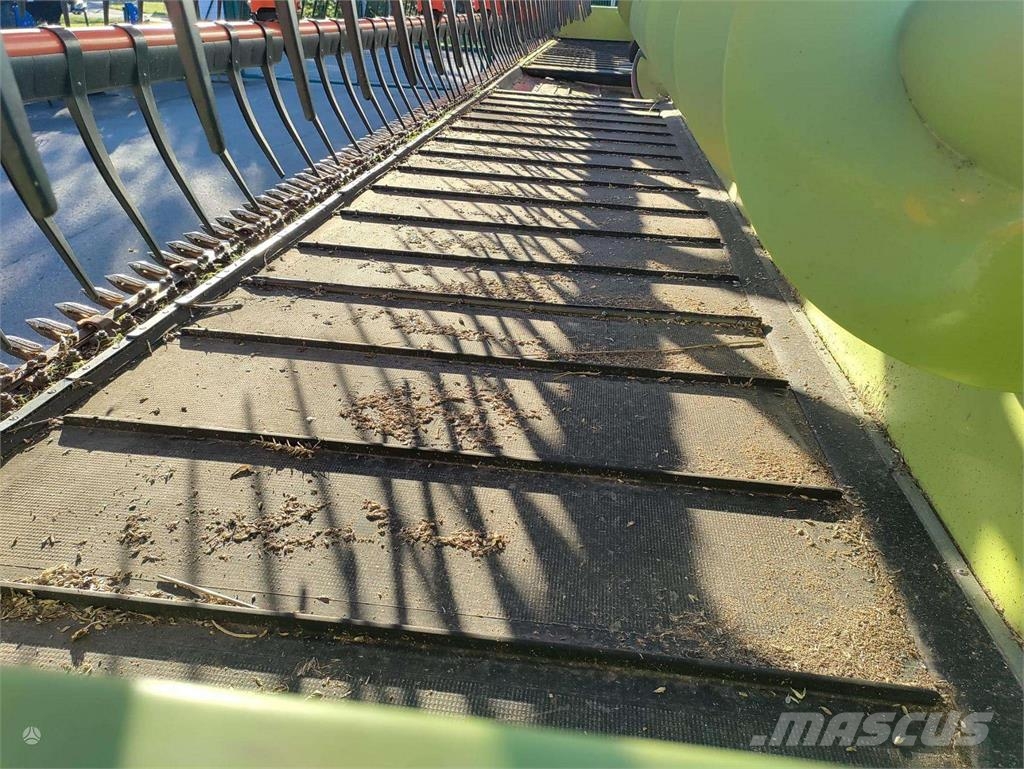 CLAAS LEXION 8900TT Kombajni
