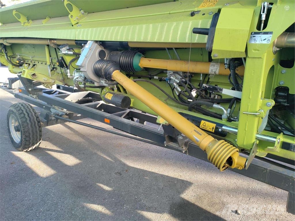 CLAAS LEXION 8900TT Kombajni