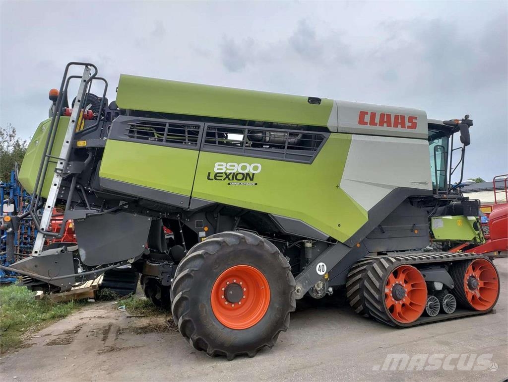 CLAAS LEXION 8900TT Kombajni