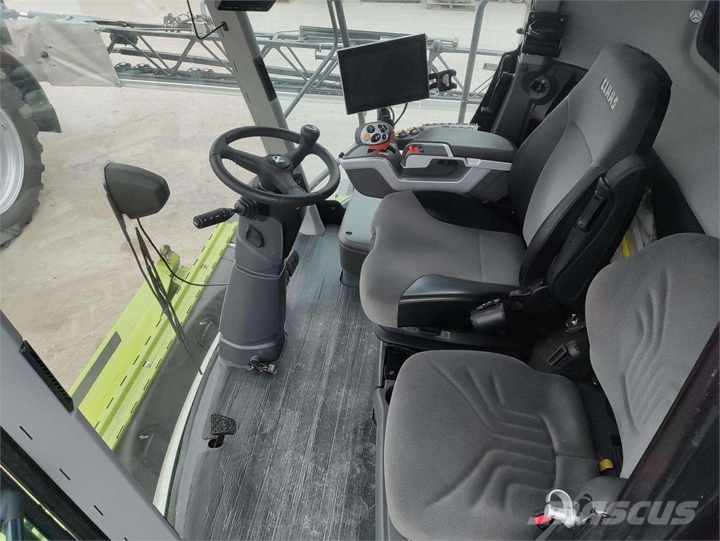 CLAAS LEXION 8900TT Kombajni