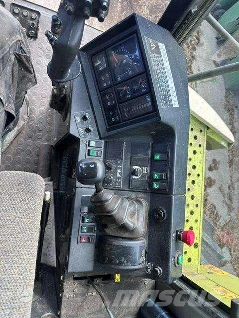 CLAAS MEGA 208 Θεριζοαλωνιστικές μηχανές