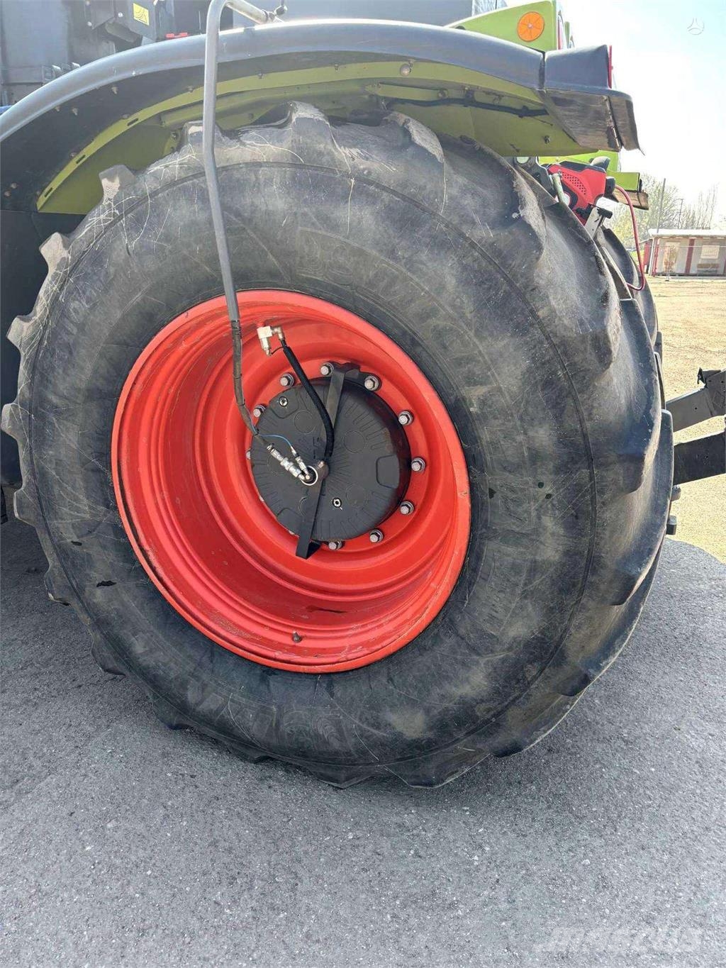 CLAAS Xerion 5000 Трактора
