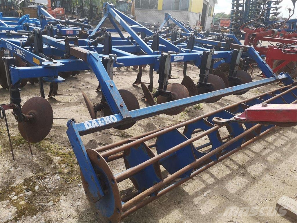 Dal-Bo Dinco 380 زلاقات ميدانية