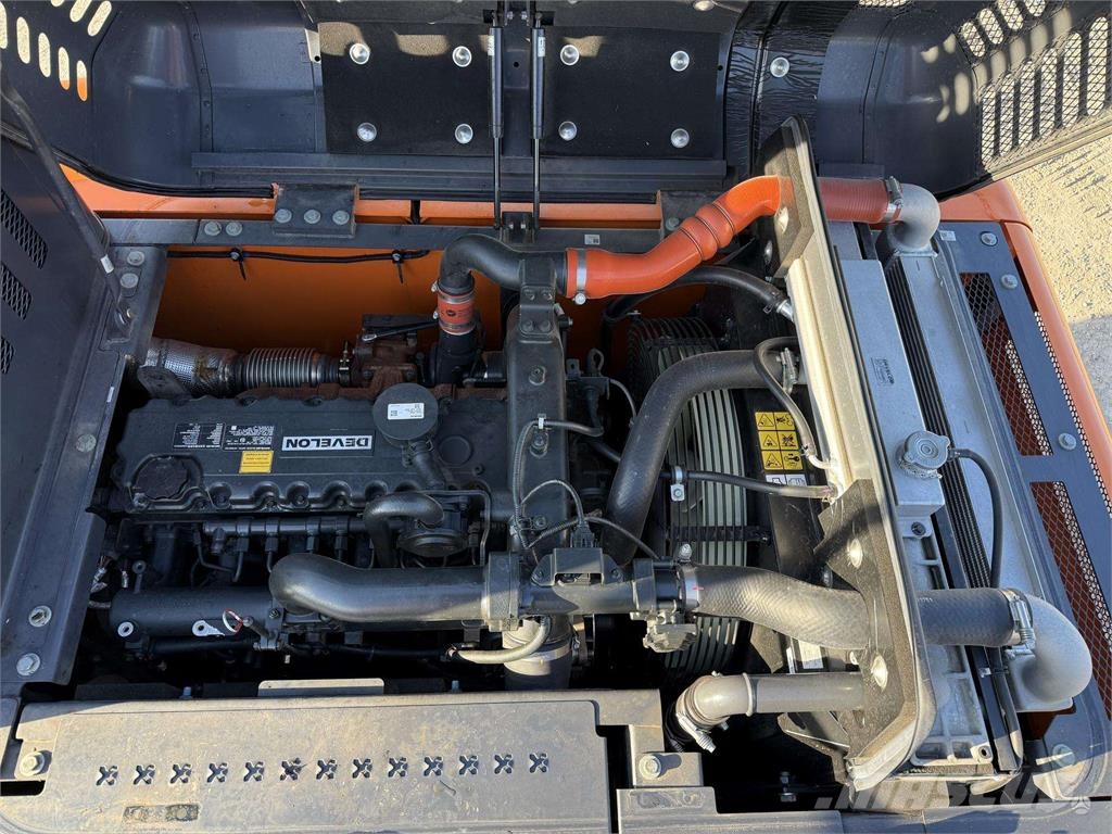 Develon DX 225 LC 800 mm, LONG REACH حفارات زحافة