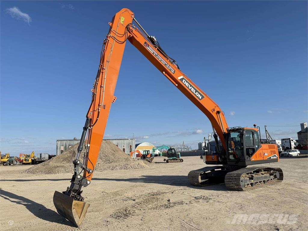 Develon DX 225 LC 800 mm, LONG REACH حفارات زحافة