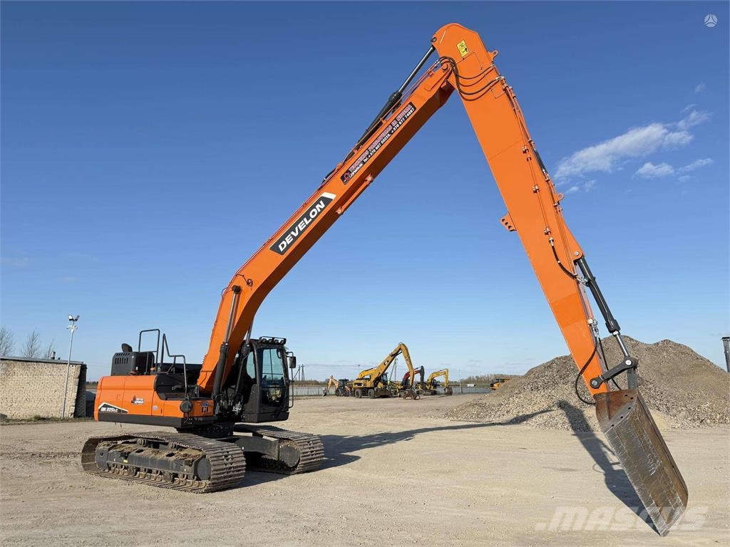 Develon DX 225 LC 800 mm, LONG REACH حفارات زحافة