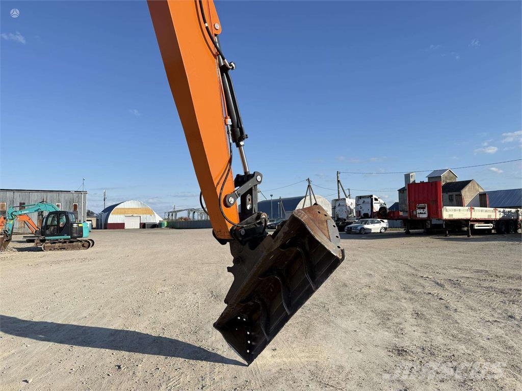 Develon DX 225 LC 800 mm, LONG REACH حفارات زحافة