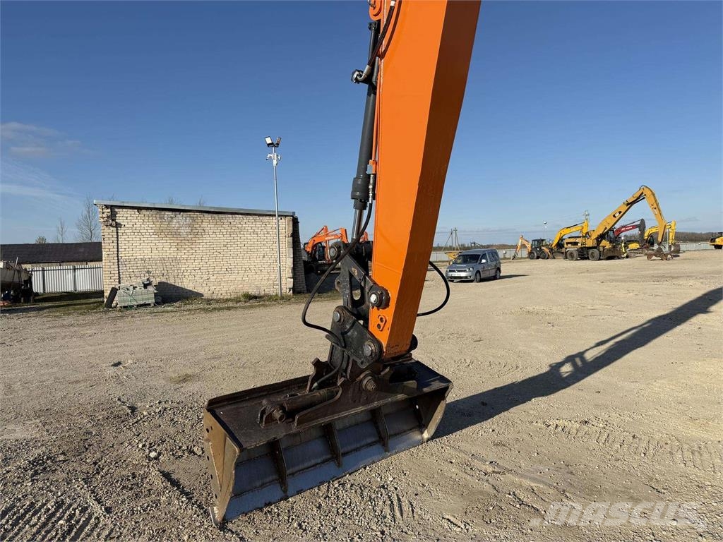 Develon DX 225 LC 800 mm, LONG REACH حفارات زحافة