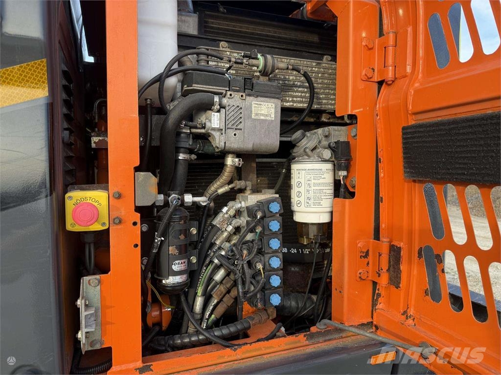 Doosan DX 160 W , ROTO + GRAPPLE Колісні екскаватори