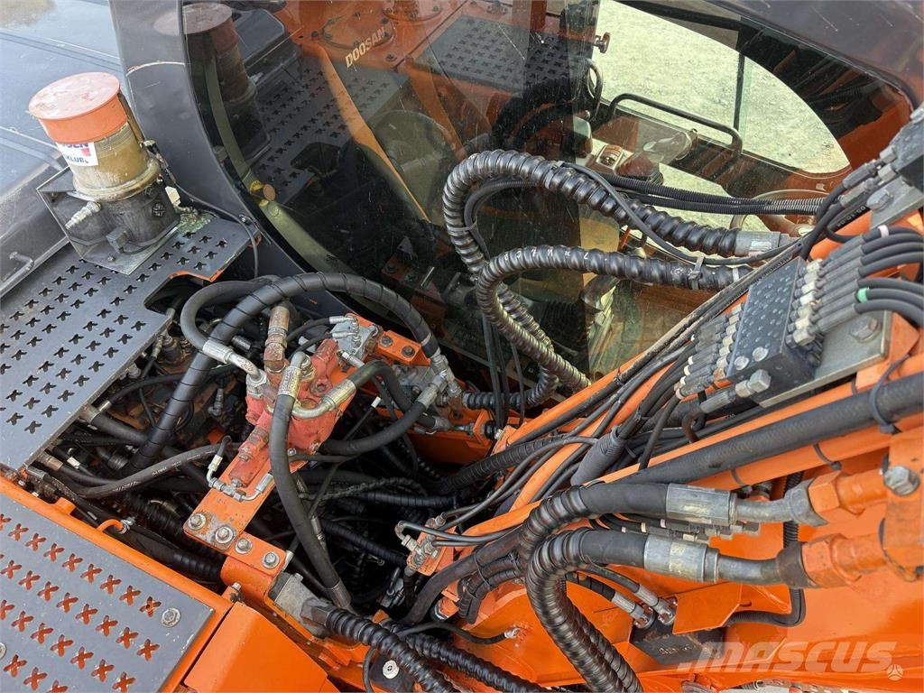 Doosan DX 160 W , ROTO + GRAPPLE Колісні екскаватори