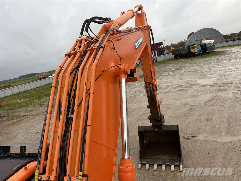 Doosan DX 225 LC-3 Vikšriniai ekskavatoriai