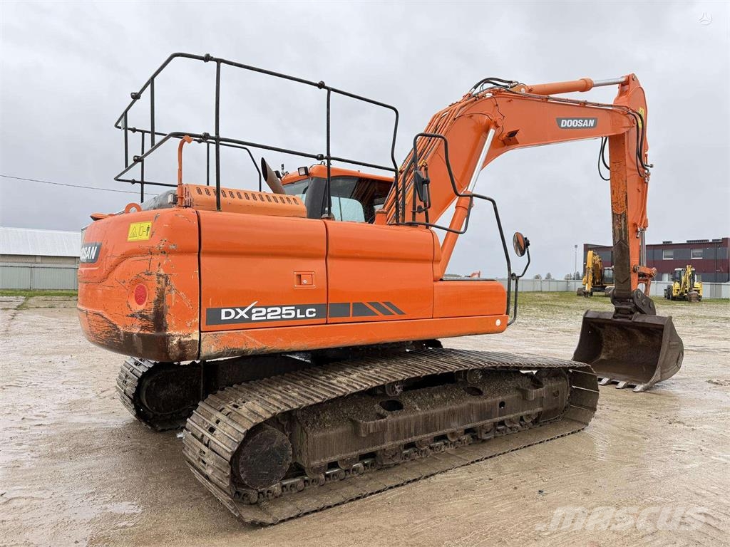 Doosan DX 225 LC-3 Vikšriniai ekskavatoriai