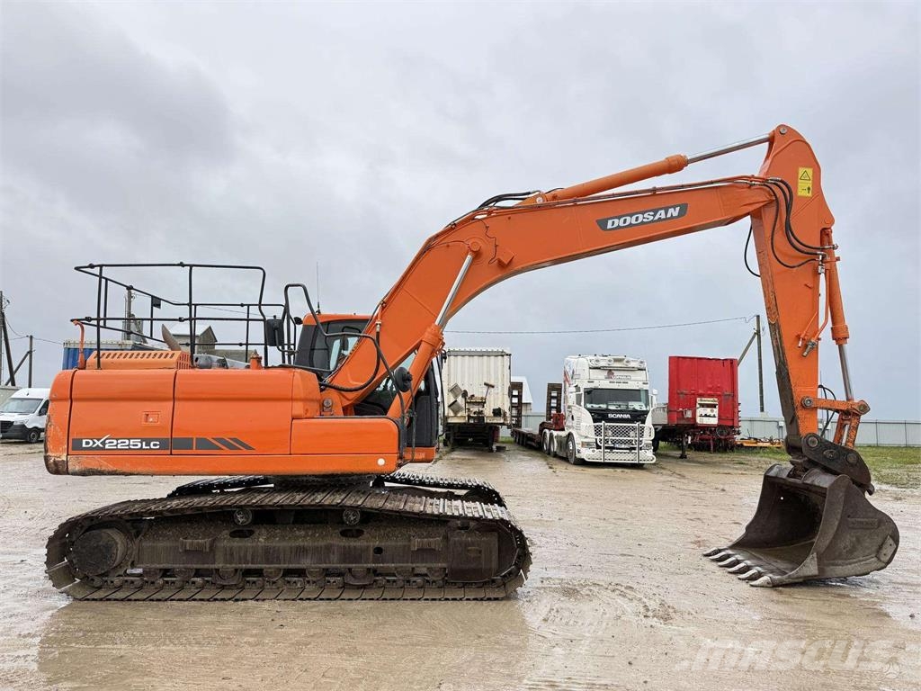 Doosan DX 225 LC-3 Vikšriniai ekskavatoriai