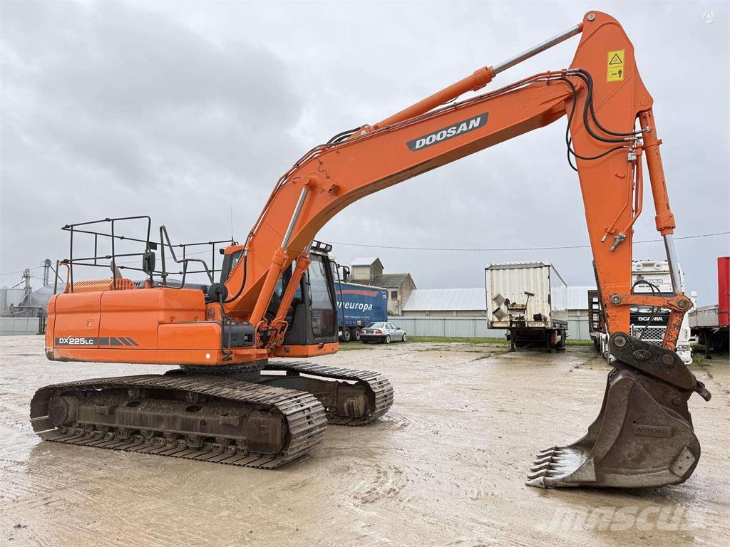 Doosan DX 225 LC-3 Vikšriniai ekskavatoriai
