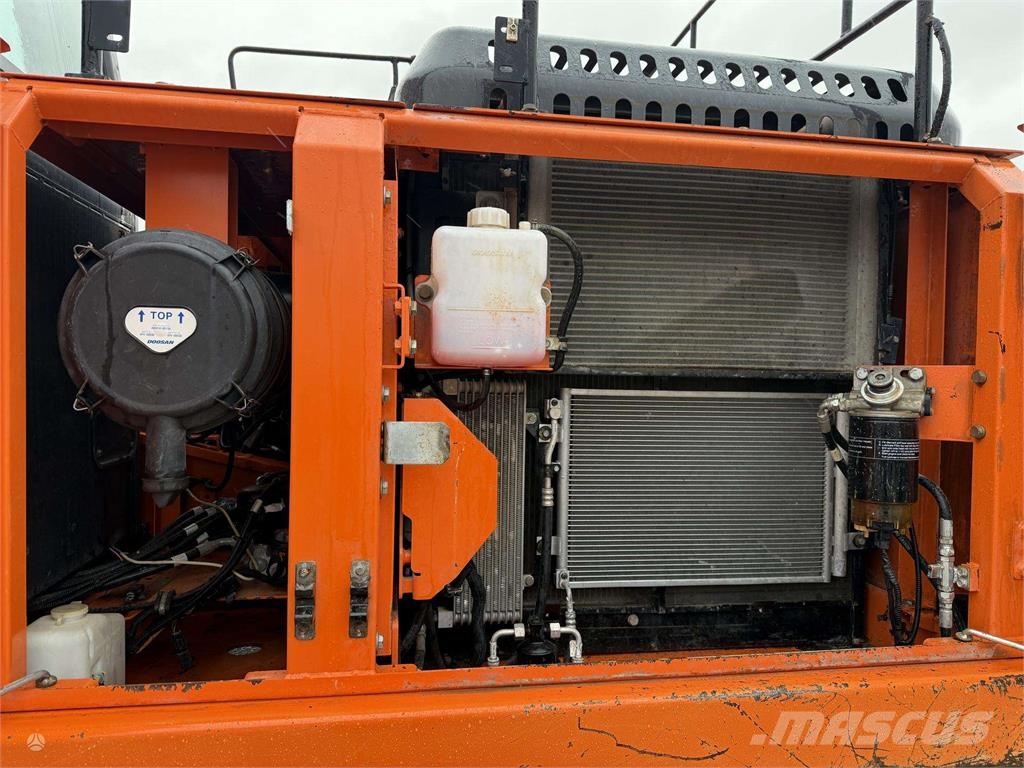 Doosan DX 225 LC-3 , 800 mm Гусеничні екскаватори
