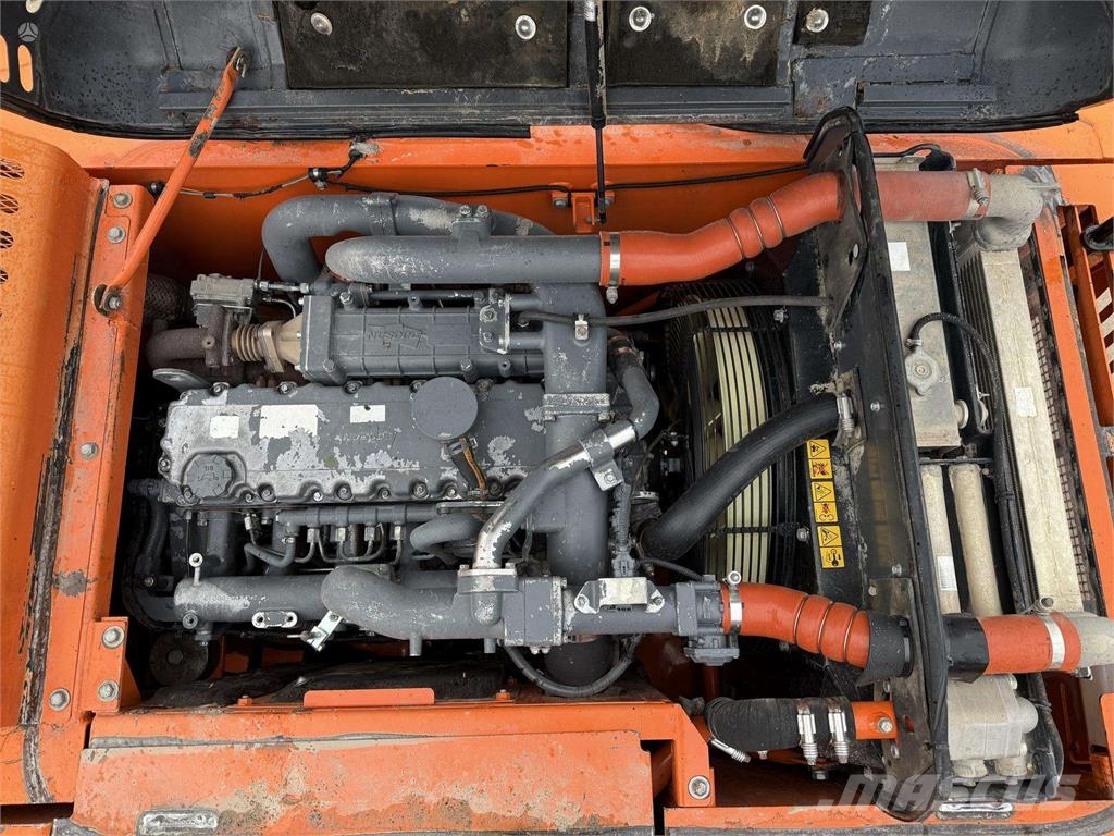 Doosan DX 225 LC-3 , 800 mm Гусеничні екскаватори