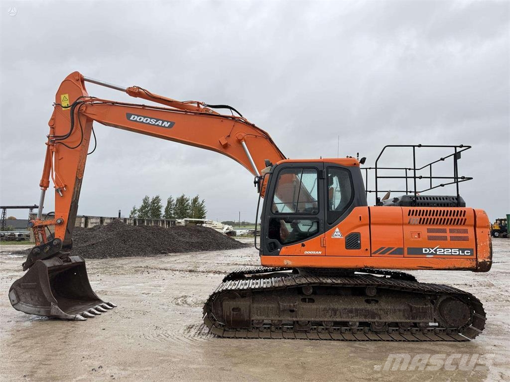 Doosan DX 225 LC-3 , 800 mm Гусеничні екскаватори