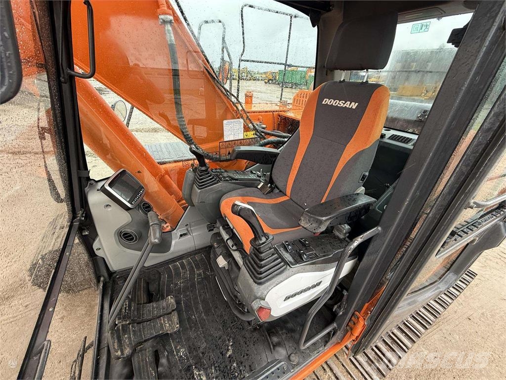 Doosan DX 225 LC-3 , 800 mm Гусеничні екскаватори