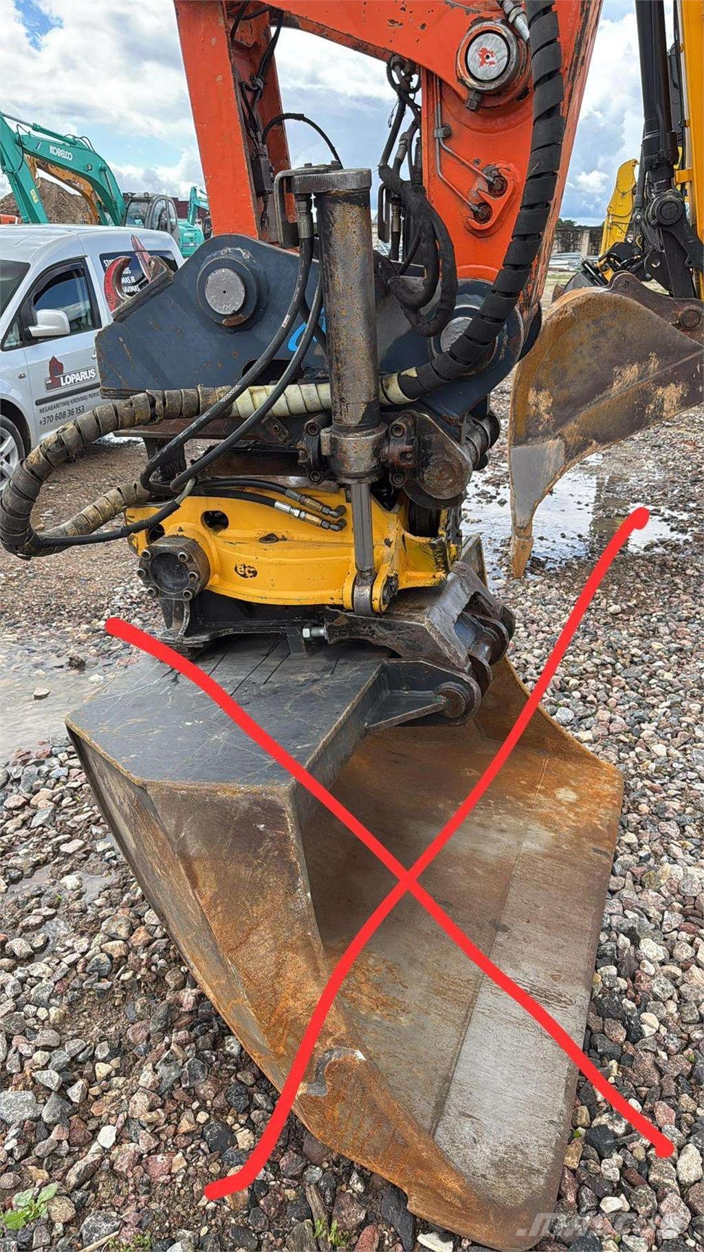 Doosan Engcon Rototilt + coupler Rupsgraafmachines
