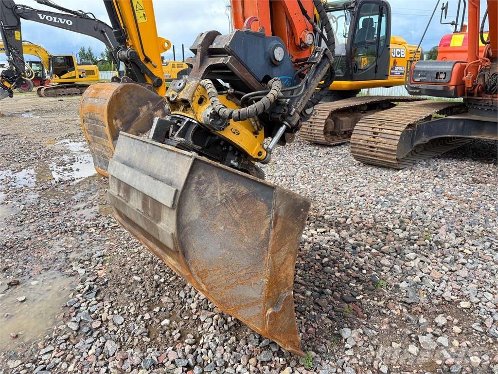 Doosan Engcon Rototilt + coupler Rupsgraafmachines
