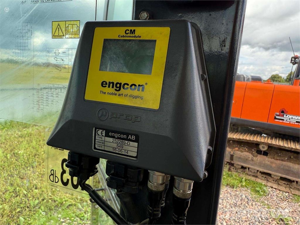 Doosan Engcon Rototilt + coupler Rupsgraafmachines