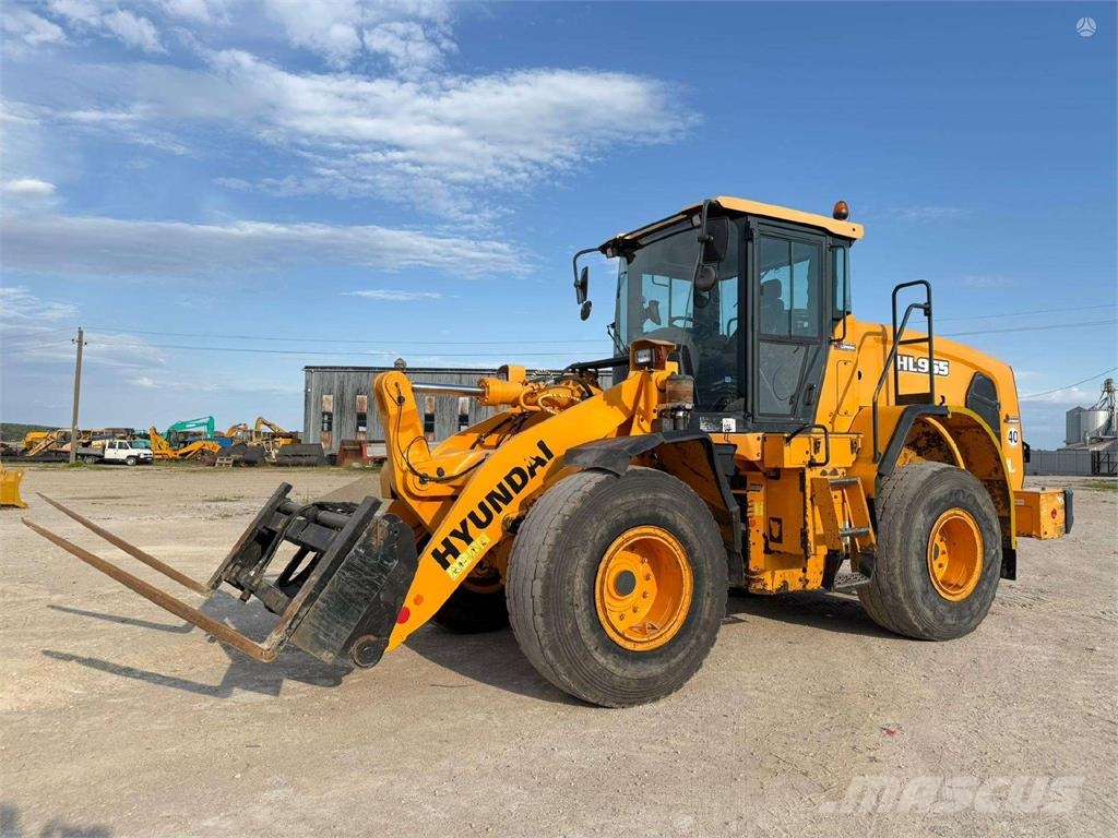 Hyundai HL 955 轮式装载机