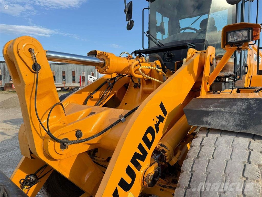 Hyundai HL 955 轮式装载机