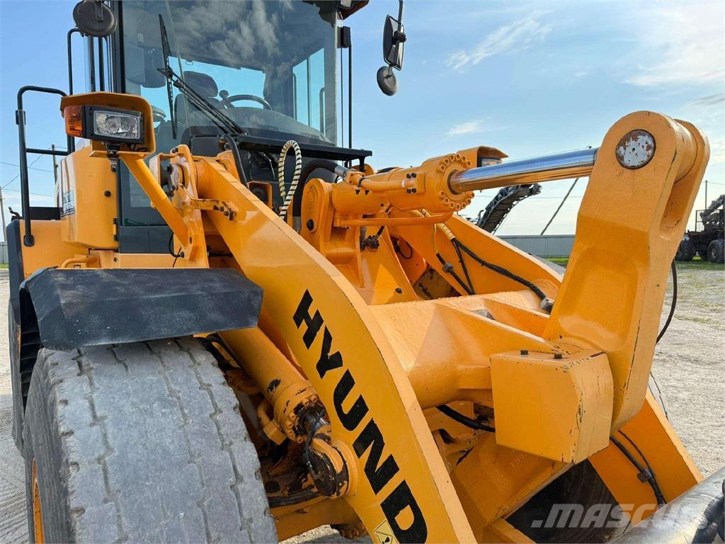 Hyundai HL 955 轮式装载机