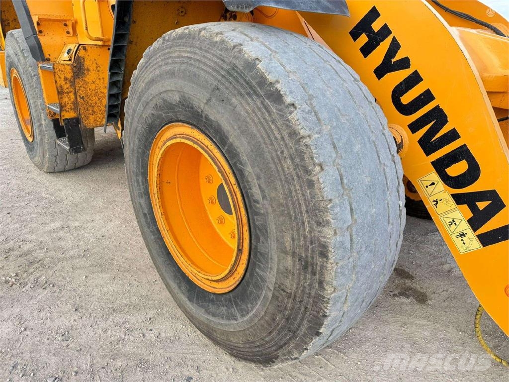 Hyundai HL 955 轮式装载机