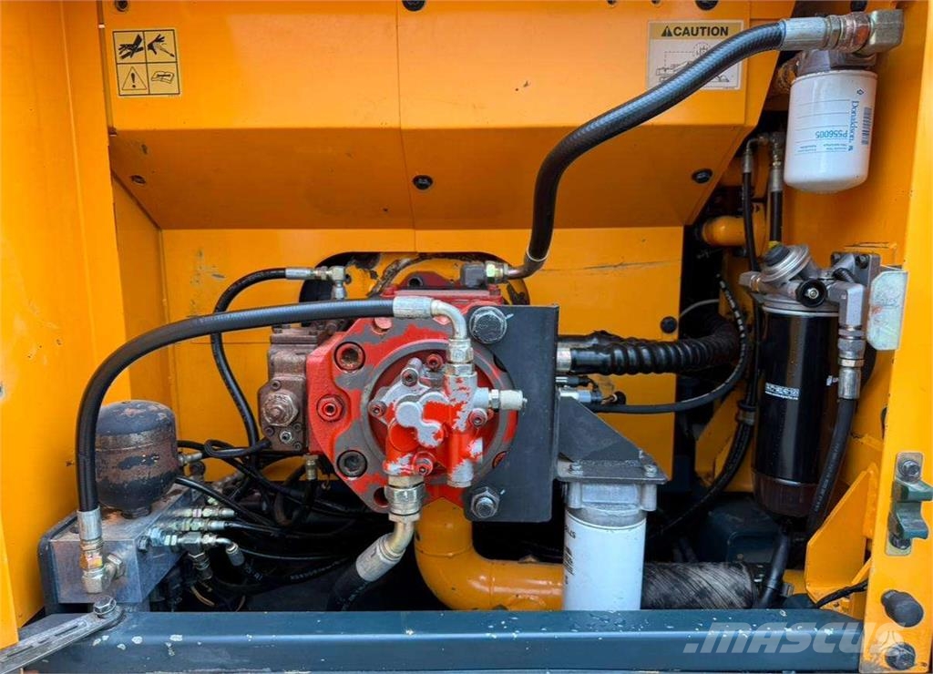 Hyundai Robex 210 LC-9 Гусеничні екскаватори